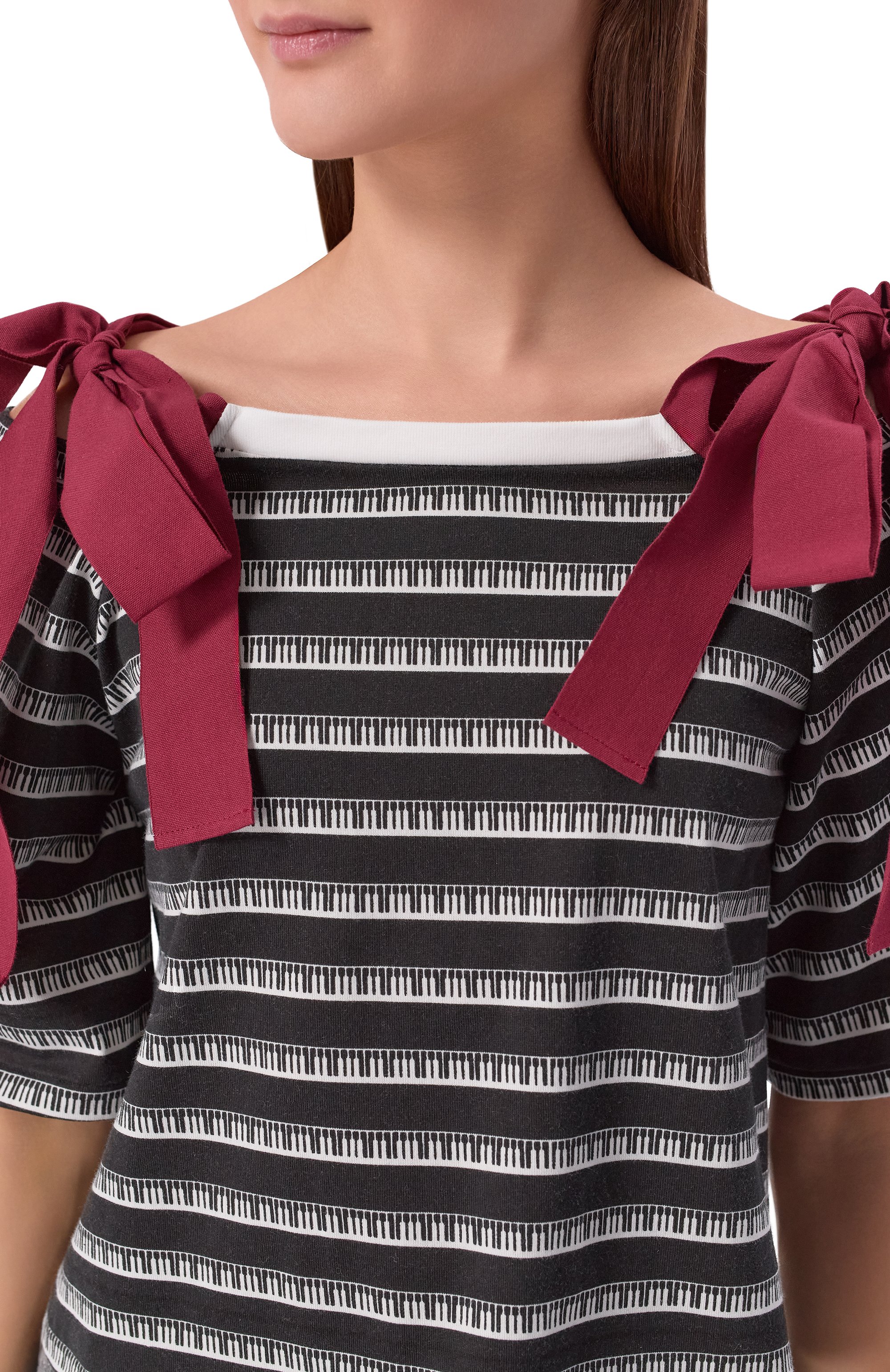 Хлопковая футболка UNDERCOVER черного цвета по цене 38200 руб., арт. UP1F1811-1, фото 5 Хлопковая футболка UNDERCOVER, арт. UP1F1811-1, фото 5