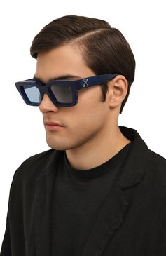 Женские солнцезащитные очки OFF-WHITE синего цвета, арт. 0ERI126/4540 | Фото 3 (Нос: Не проставлено; Региональные ограничения белый список (Axapta Mercury): Не проставлено; Кросс-КТ: С/з-унисекс; Тип очков: С/з; Материал: Пластик; Очки форма: Квадратные; Оптика Гендер: оптика-унисекс)