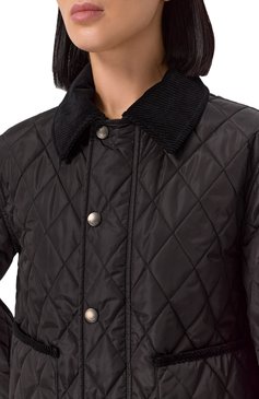 Женская куртка BURBERRY черного цвета, арт. 8105097 | Фото 5 (Рукава: Длинные; Материал внешний: Синтетический материал; Материал подклада: Хлопок; Длина (верхняя одежда): Короткие; Кросс-КТ: Легкие, Куртка; Стили: Кэжуэл)