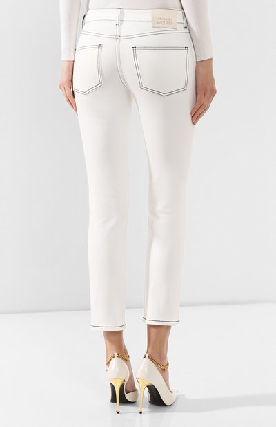 Джинсы ALEXANDER MCQUEEN белого цвета по цене 59650 руб., арт. 610473/QMAAT, фото 4 Джинсы ALEXANDER MCQUEEN, арт. 610473/QMAAT, фото 4