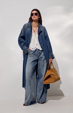 Женская сумка hug large FERRAGAMO светло-коричневого цвета, арт. 219915/779242 | Фото 8 (Размер: large; Материал: Натуральная кожа, Натуральная замша; Ремень/цепочка: На ремешке)