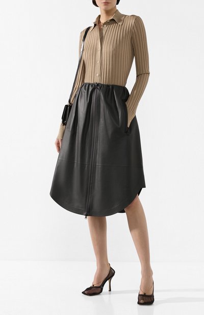 Кожаная юбка BOTTEGA VENETA серого цвета по цене 717500 руб., арт. 610370/VKLP0, фото 2 Кожаная юбка BOTTEGA VENETA, арт. 610370/VKLP0, фото 2