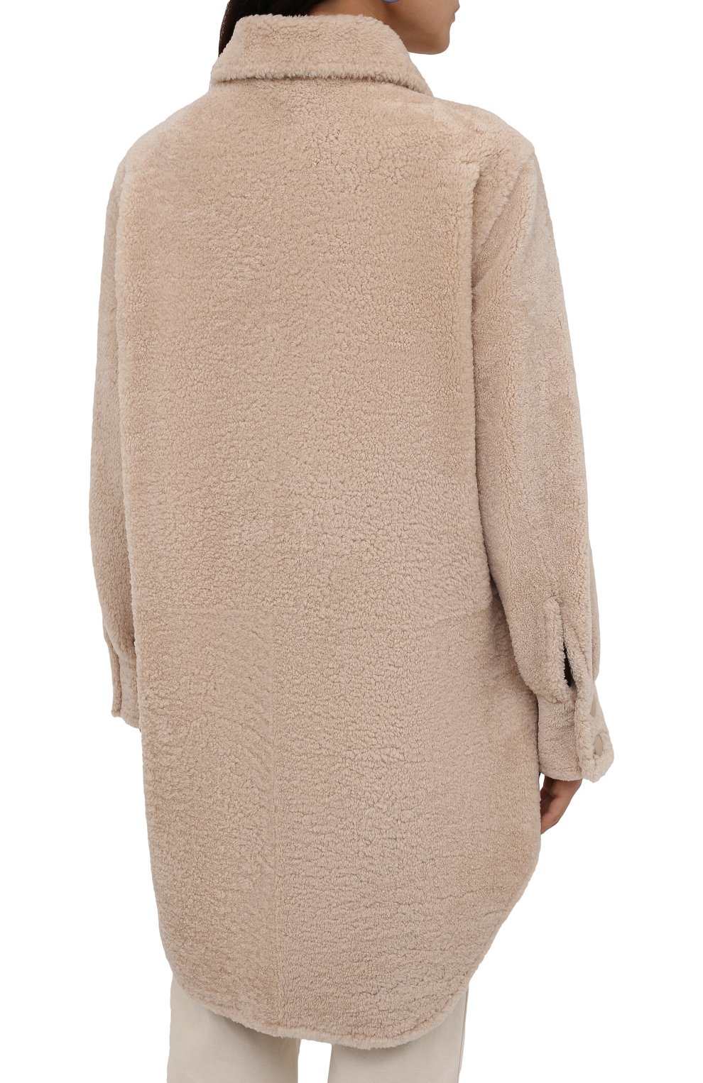 Двусторонняя дубленка ANNE VEST бежевого цвета по цене 249500 руб., арт. AW21/01/303/17/AVRIL SHIRT, фото 4 Двусторонняя дубленка ANNE VEST, арт. AW21/01/303/17/AVRIL SHIRT, фото 4