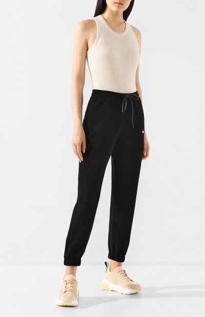 Джоггеры reebok x victoria beckham REEBOK черного цвета по цене 19450 руб., арт. FS6011, фото 2 Джоггеры reebok x victoria beckham REEBOK, арт. FS6011, фото 2