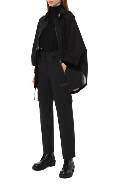 Брюки-карго MONCLER GRENOBLE черного цвета по цене 88900 руб., арт. 2A000-03-597FA, фото 2 Брюки-карго MONCLER GRENOBLE, арт. 2A000-03-597FA, фото 2