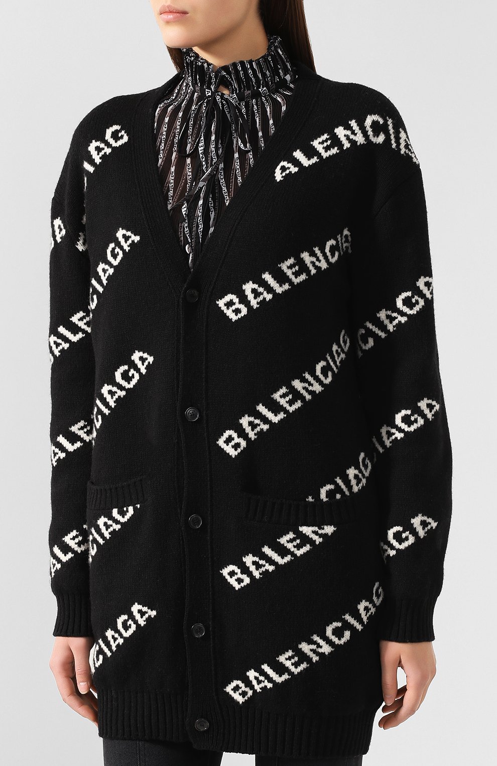 Шерстяной кардиган BALENCIAGA черно-белого цвета по цене 81900 руб., арт. 555275/T1471, фото 3 Шерстяной кардиган BALENCIAGA, арт. 555275/T1471, фото 3