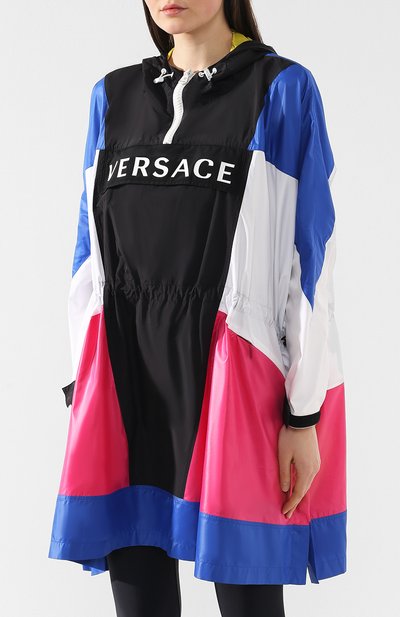 Плащ с капюшоном VERSACE разноцветного цвета по цене 172000 руб., арт. A81707/A228407, фото 3 Плащ с капюшоном VERSACE, арт. A81707/A228407, фото 3