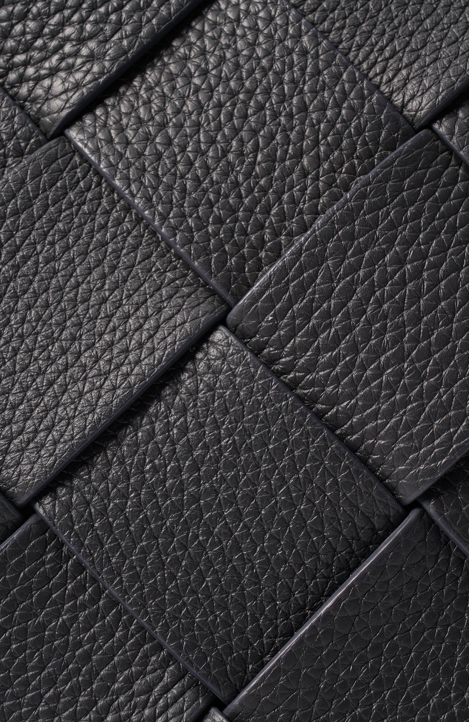 Сумка diago BOTTEGA VENETA темно-серого цвета по цене 429500 руб., арт. 795125 V4FV1, фото 6 Сумка diago BOTTEGA VENETA, арт. 795125 V4FV1, фото 6