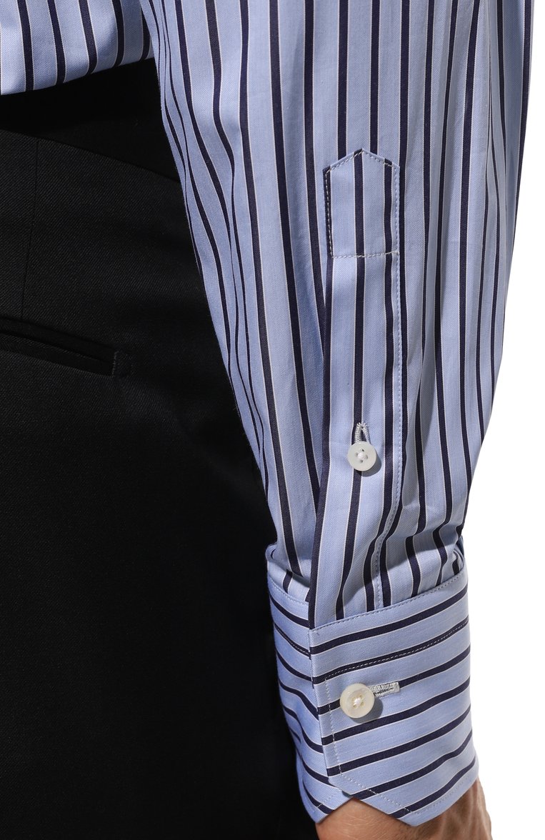 Мужская хлопковая сорочка ZEGNA голубого цвета, арт. 701529A7/9MS0BA | Фото 6 (Материал внешний: Хлопок; Рукава: Длинные; Длина (для топов): Стандартные; Манжеты: На пуговицах; Стили: Кэжуэл; Принт: Полоска; Рубашки М: Slim Fit; Случай: Повседневный; Воротник: Акула; Детали: Без декора; Автоматизация ТО: Проставлено; Автоматизация состава: Проставлено)