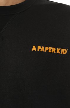 Мужской хлопковый свитшот A PAPER KID черного цвета, арт. S4PKMASW002 | Фото 5 (Рукава: Длинные; Длина (для топов): Стандартные; Принт: С принтом; Мужское Кросс-КТ: свитшот-одежда; Материал сплава: Проставлено; Материал внешний: Хлопок; Стили: Спорт-шик; Драгоценные �камни: Проставлено)