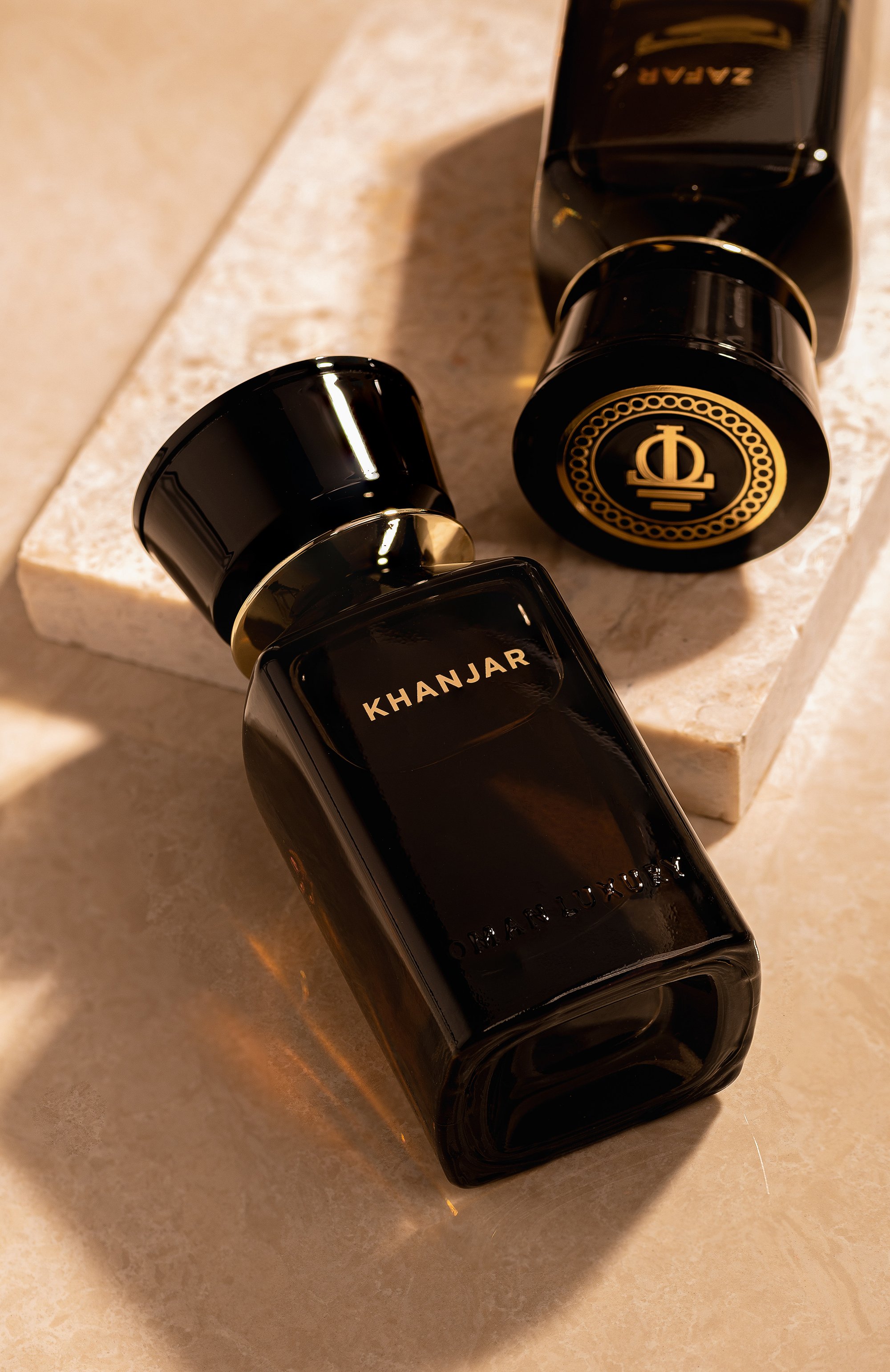 Парфюмерная вода khanjar (100ml) OMAN LUXURY бесцветного цвета по цене 33600 руб., арт. 3968352174824, фото 3 Парфюмерная вода khanjar (100ml) OMAN LUXURY, арт. 3968352174824, фото 3