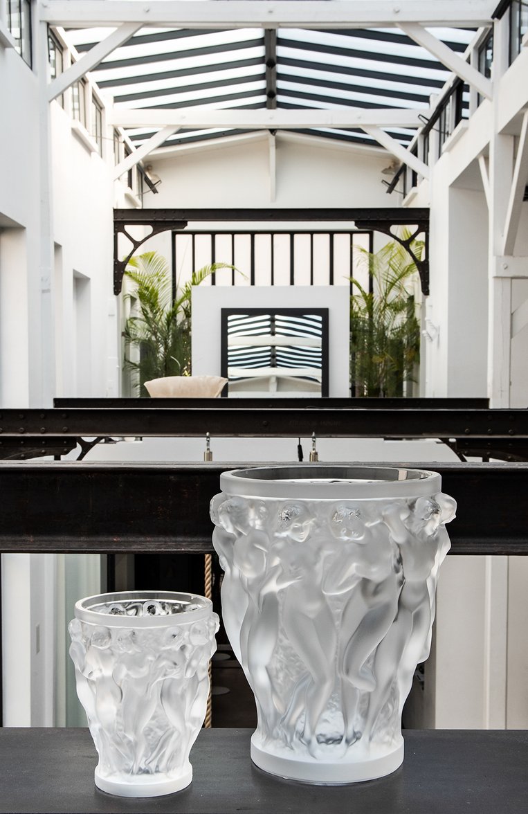 Ваза bacchantes xxl LALIQUE прозрачного цвета, арт. 10119500 | Фото 2 (Статус проверки: Проверена категория; Коллекция: Bacchantes; Нос: Не проставлено; Региональные ограничения белый список (Axapta Mercury): Не проставлено; Автоматизация Diginetica: Не назначено; Ограничения доставки: fragile-2)