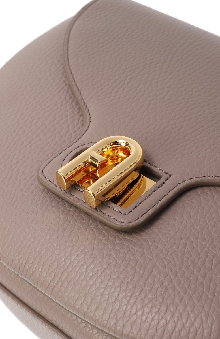 Женская сумка furla lotus small FURLA светло-коричневого цвета, арт. WB01605/BX0356 | Фото 3 (Автоматизация ТО: Проставлено; Автоматизация состава: Проставлено; Ремень/цепочка: На ремешке; Материал: Натуральная кожа; Размер: small)