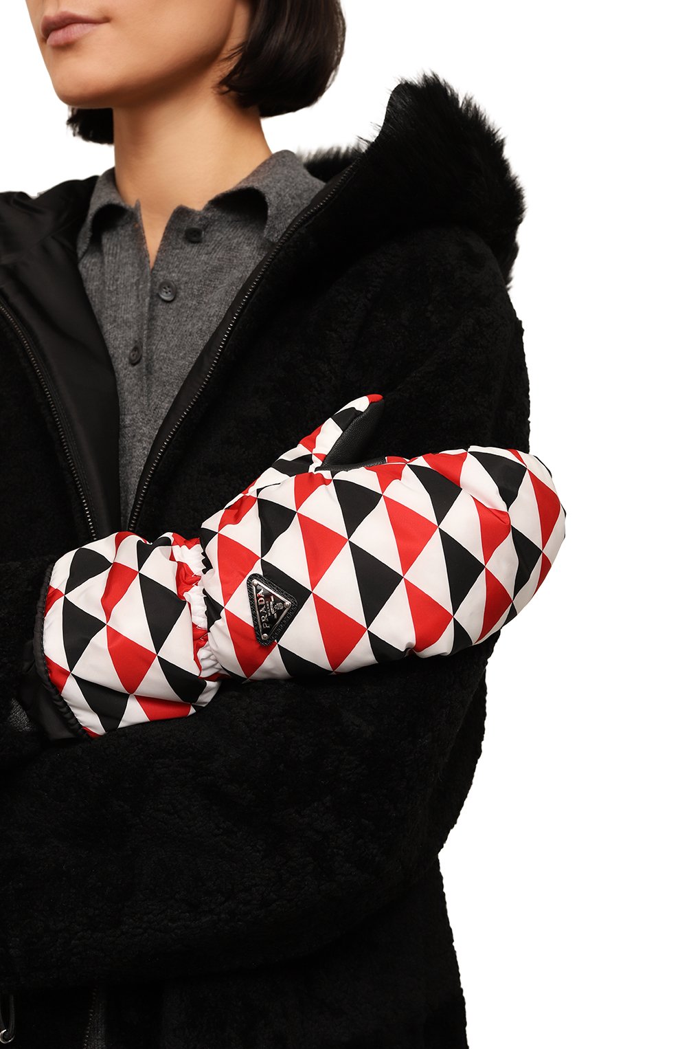 Утепленные варежки PRADA разноцветного цвета по цене 50000 руб., арт. 1GG161-2FJV-F0X5N, фото 2 Утепленные варежки PRADA, арт. 1GG161-2FJV-F0X5N, фото 2