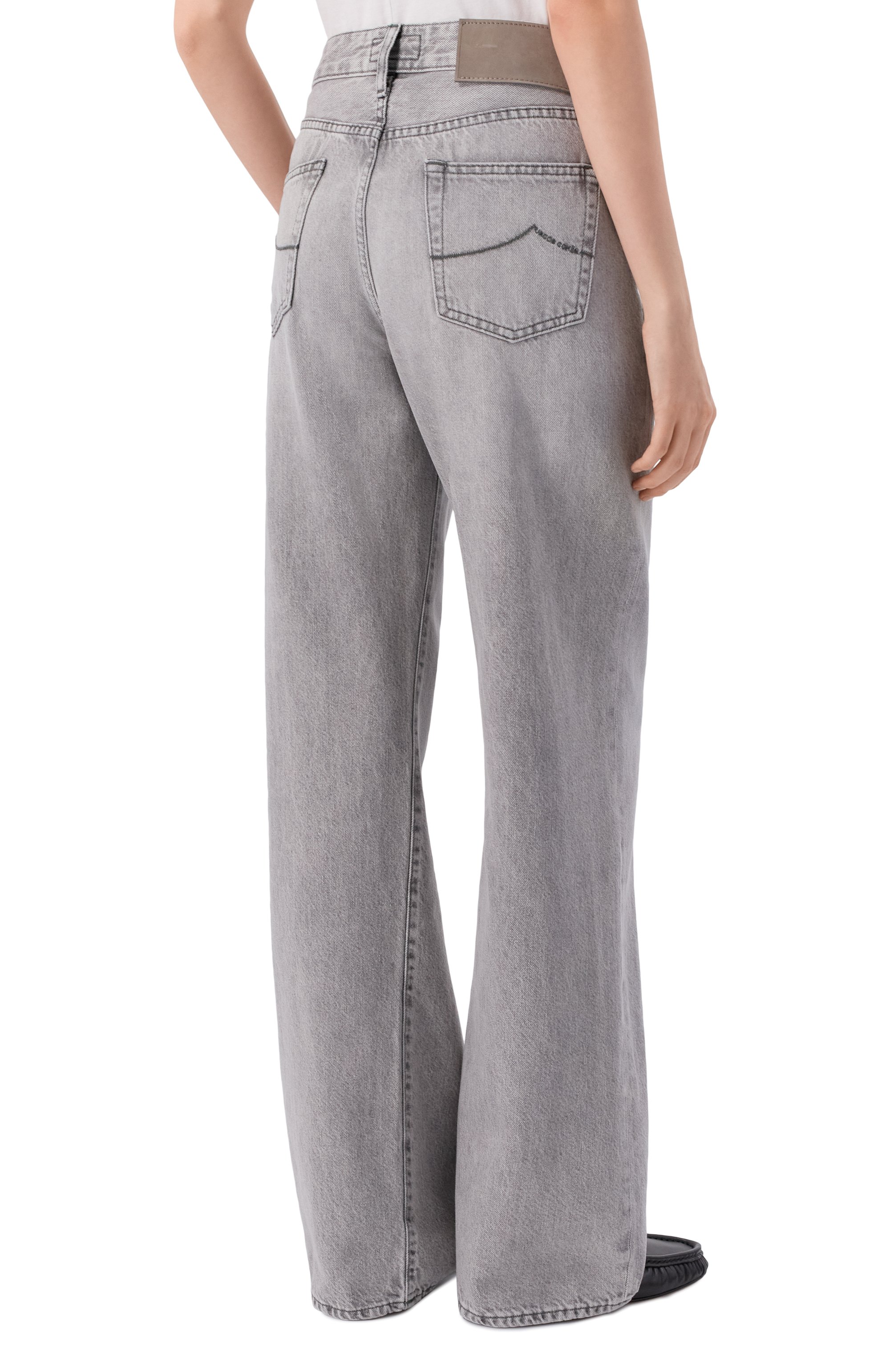 Джинсы hailey JACOB COHEN серого цвета по цене 52850 руб., арт. JDM_Q0016 004 T733A V3, фото 4 Джинсы hailey JACOB COHEN, арт. JDM_Q0016 004 T733A V3, фото 4