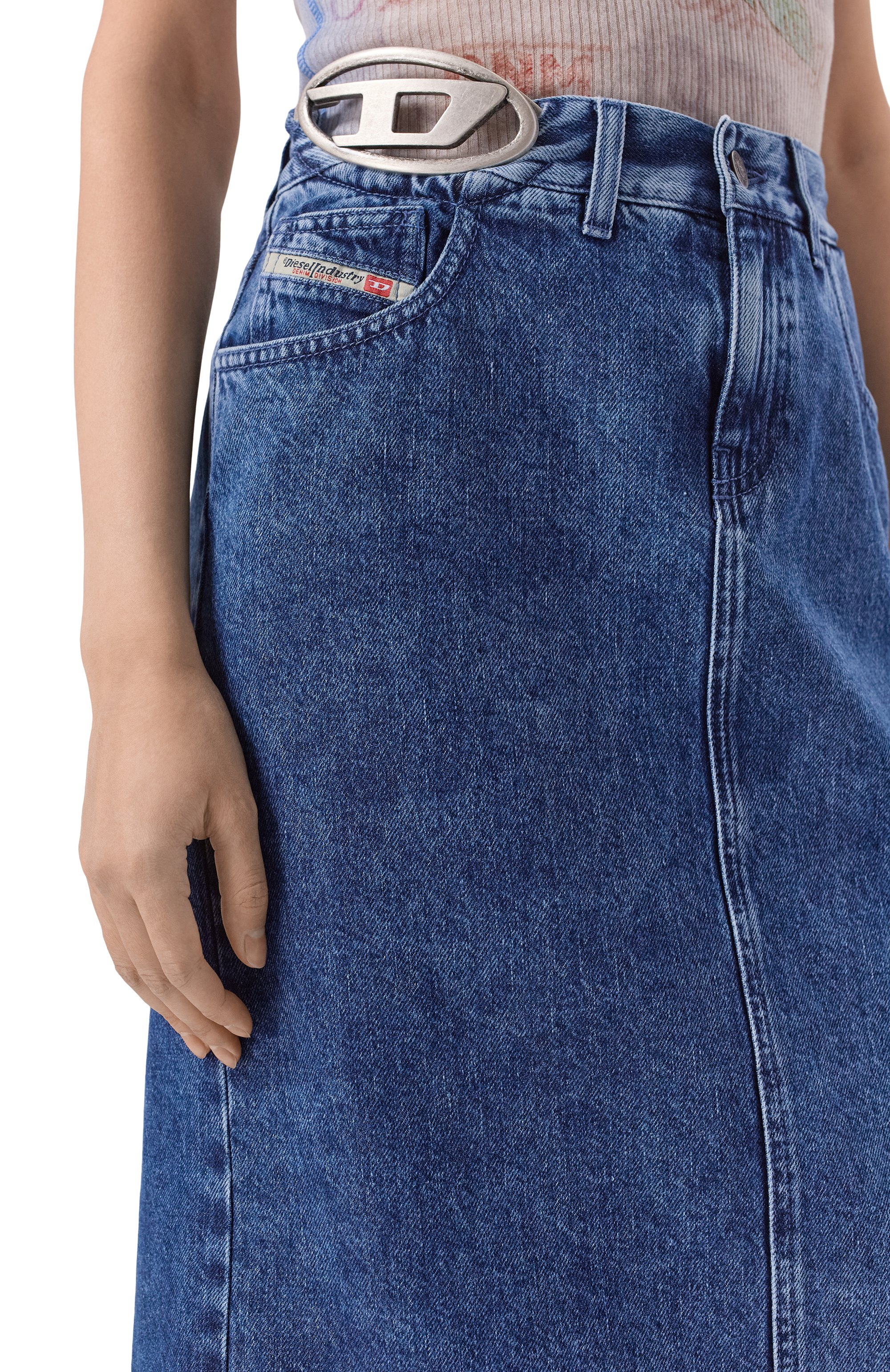 Джинсовая юбка de-skye DIESEL синего цвета по цене 36450 руб., арт. A21716/0ADCD, фото 5 Джинсовая юбка de-skye DIESEL, арт. A21716/0ADCD, фото 5