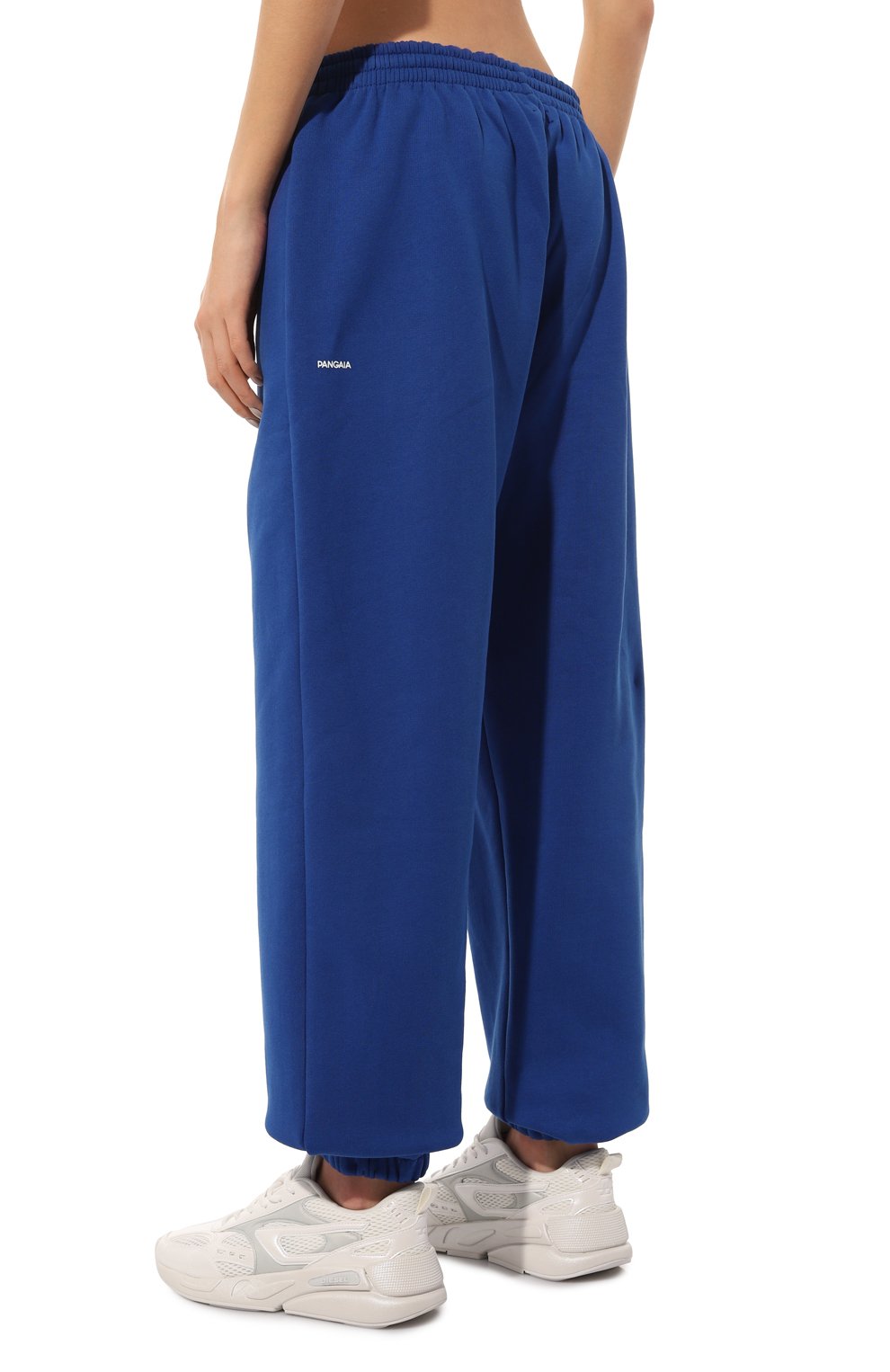 Хлопковые джоггеры PANGAIA синего цвета по цене 12750 руб., арт. Island Track Pants, фото 4 Хлопковые джоггеры PANGAIA, арт. Island Track Pants, фото 4