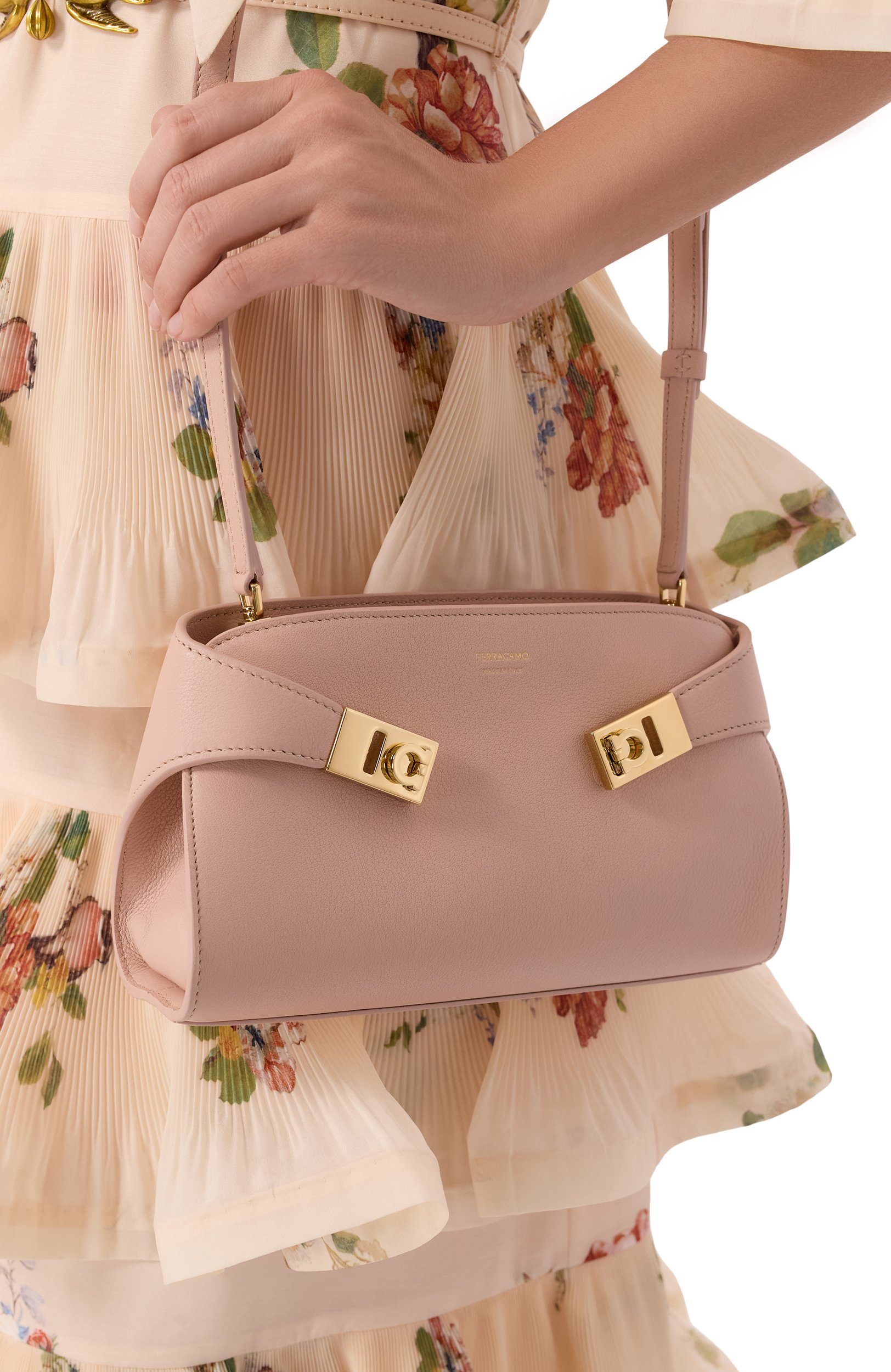 Сумка hug mini FERRAGAMO розового цвета по цене 218000 руб., арт. 218964/796607, фото 2 Сумка hug mini FERRAGAMO, арт. 218964/796607, фото 2
