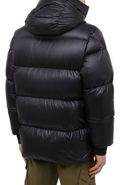 Мужская пуховик lamentin MONCLER черного цвета, арт. F2-091-1B583-00-539WF | Фото 4 (Материал внешний: Синтетический материал; Материал утеплителя: Пух и перо; Материал подклада: Синтетический материал; Рукава: Длинные; Мужское Кросс-КТ: Верхняя одежда, Пуховик-верхняя одежда, пуховик-короткий; Стили: Кэжуэл, Гранж; Кросс-КТ: Пуховик, Куртка; Длина (верхняя одежда): До середины бедра, Короткие; Материал сплава: Проставлено; Драгоценные камни: Проставлено)