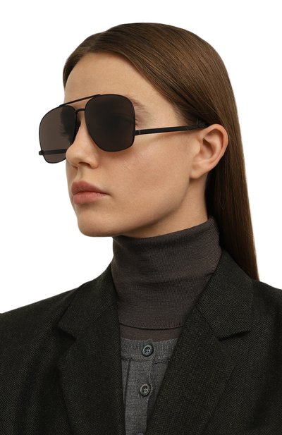 Солнцезащитные очки SAINT LAURENT черного цвета по цене 58100 руб., арт. SL 653 LE0N 002, фото 2 Солнцезащитные очки SAINT LAURENT, арт. SL 653 LE0N 002, фото 2