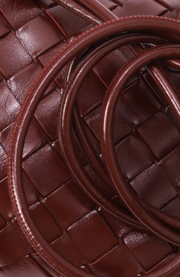 Женская сумка loop mini BOTTEGA VENETA темно-бордового цвета, арт. 736125/V2GV1 | Фото 3 (Драгоценные камни: Проставлено; Размер: mini; Материал сплава: Проставлено; Ремень/цепочка: На ремешке; Материал: Натуральная кожа)