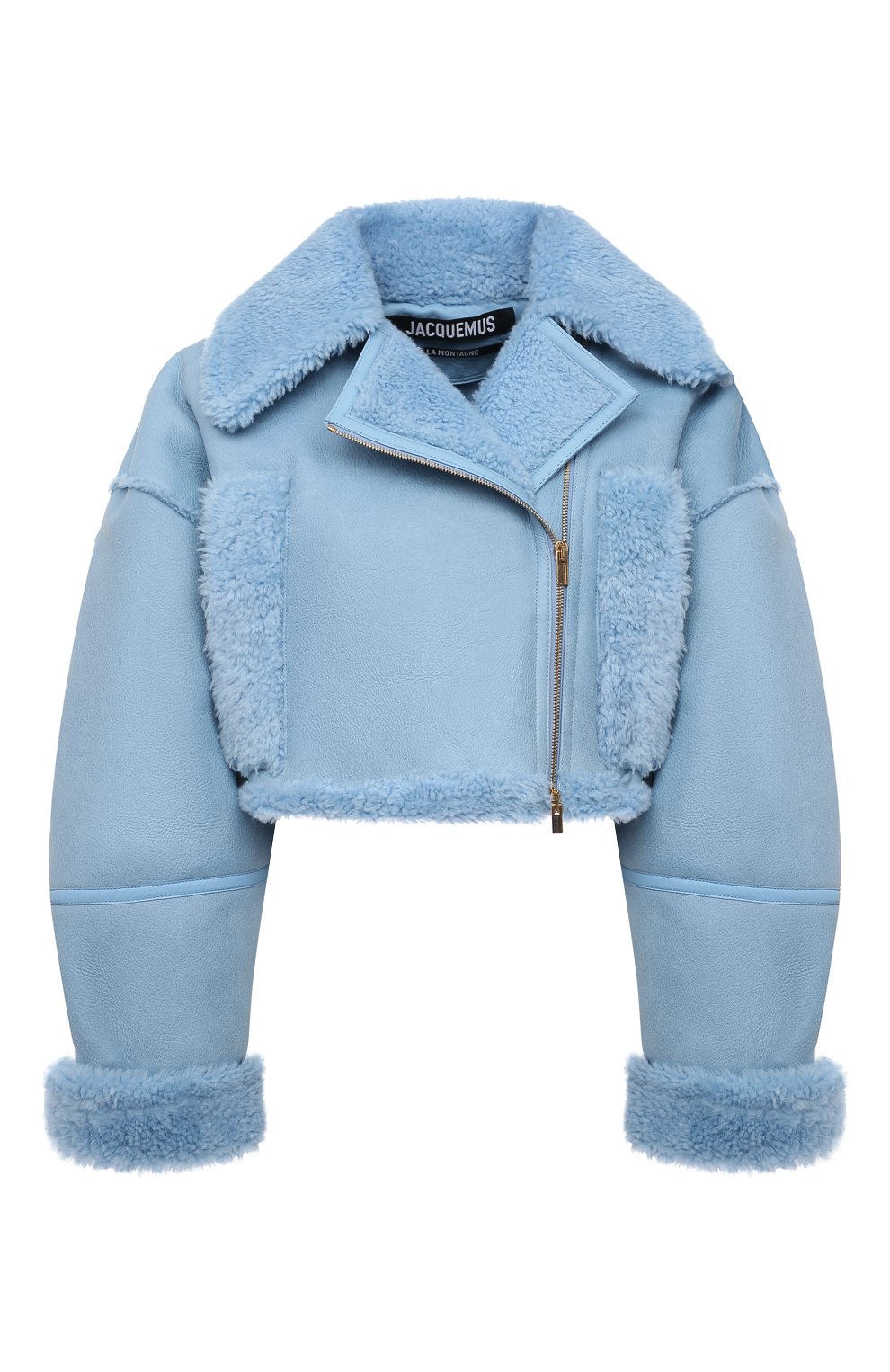 Дубленка из овчины JACQUEMUS голубого цвета по цене 294500 руб., арт. 213C0001-1390, фото 1 Дубленка из овчины JACQUEMUS, арт. 213C0001-1390, фото 1