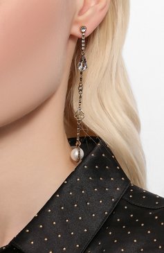 Женские серьги ALEXANDER MCQUEEN черно-белого цвета, арт. 607115/J160T | Фото 4 (Материал: Металл; Региональные ограничения белый список (Axapta Mercury): Не проставлено; Нос: Не проставлено)