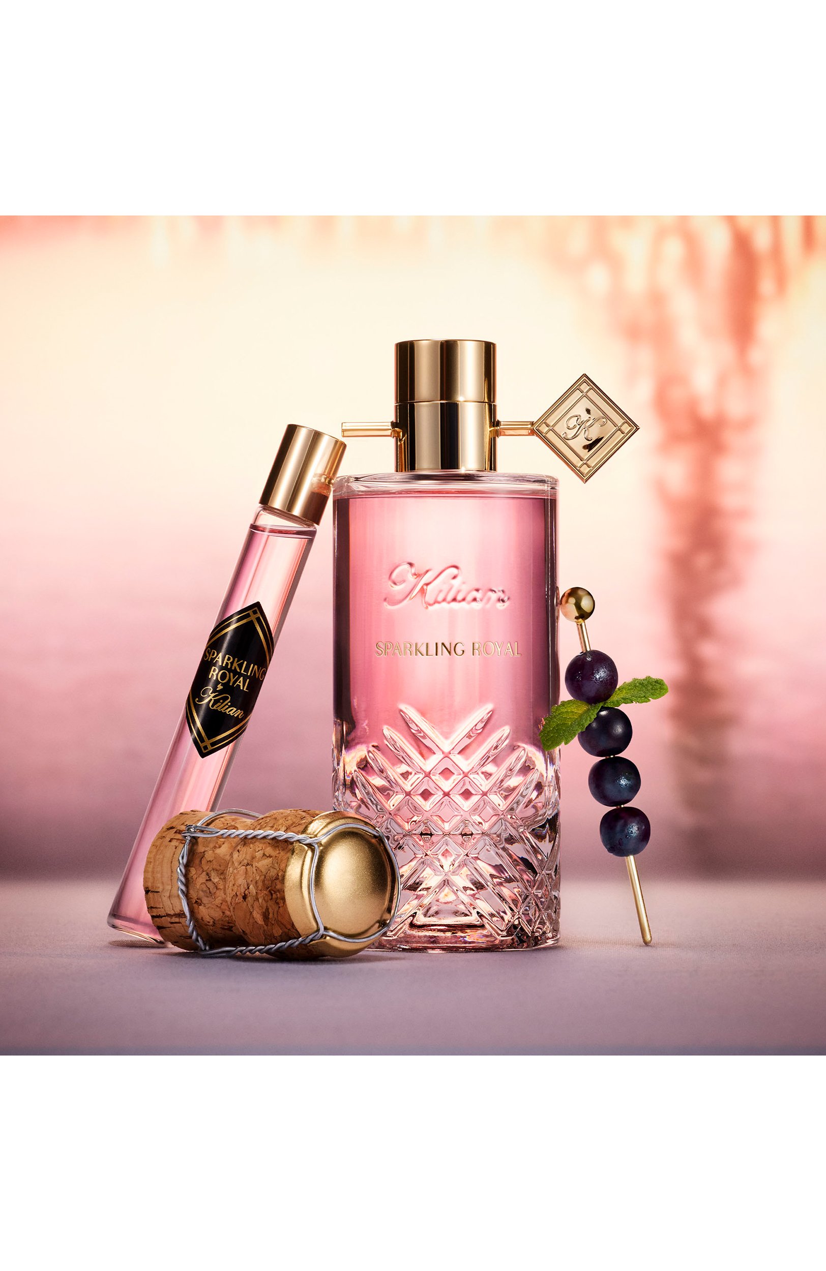 Парфюмерная вода sparkling royal (10ml) KILIAN PARIS бесцветного цвета по цене 5100 руб., арт. 3700550246053, фото 3 Парфюмерная вода sparkling royal (10ml) KILIAN PARIS, арт. 3700550246053, фото 3