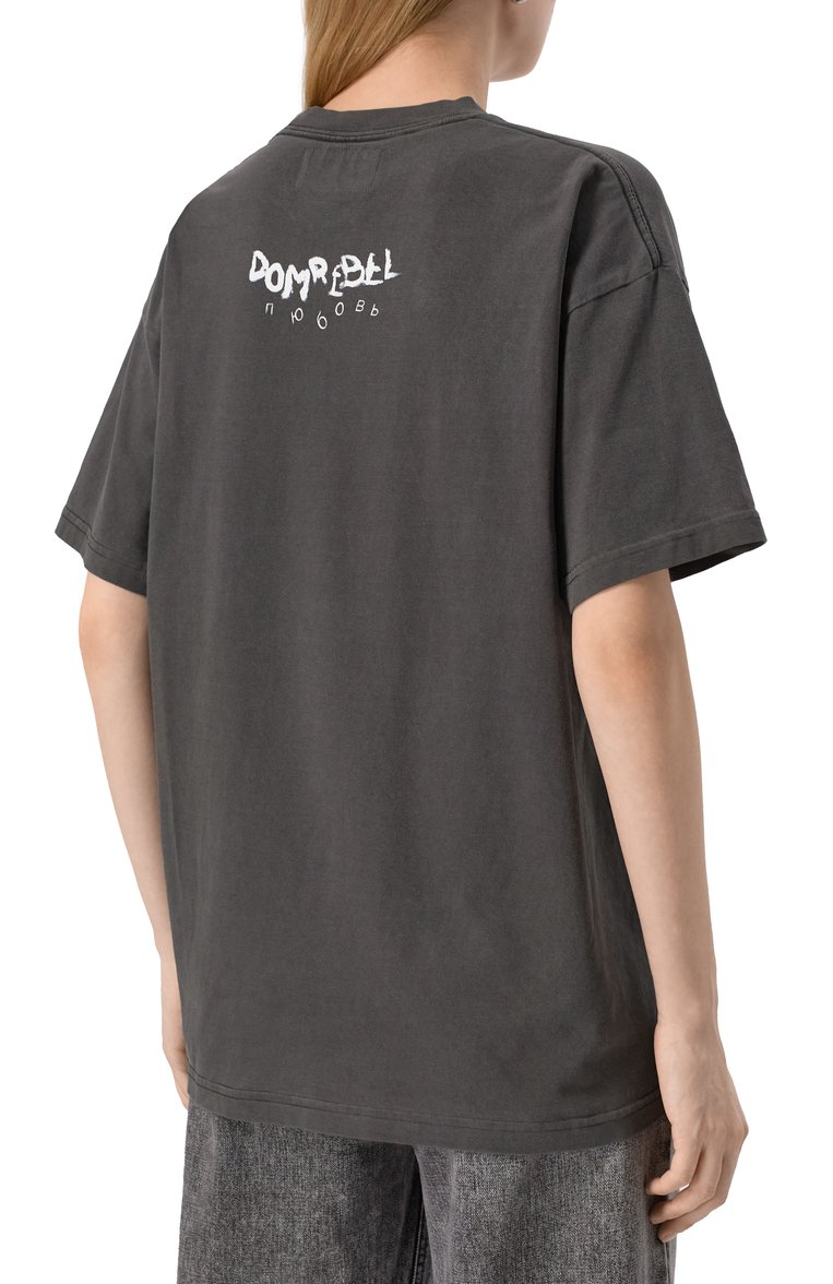 Женская хлопковая футболка DOMREBEL темно-серого цвета, арт. DREAMING/T-SHIRT | Фото 4 (Материал внешний: Хлопок; Рукава: Короткие; Длина (для топов): Стандартные; Стили: Кэжуэл; Принт: С принтом; Женское Кросс-КТ: Футболка-одежда; Автоматизация ТО: Проставлено; Автоматизация состава: Проставлено)