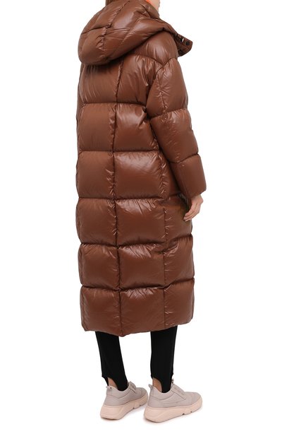 Пуховик MONCLER коричневого цвета по цене 176500 руб., арт. F2-093-1D531-00-C0067, фото 4 Пуховик MONCLER, арт. F2-093-1D531-00-C0067, фото 4