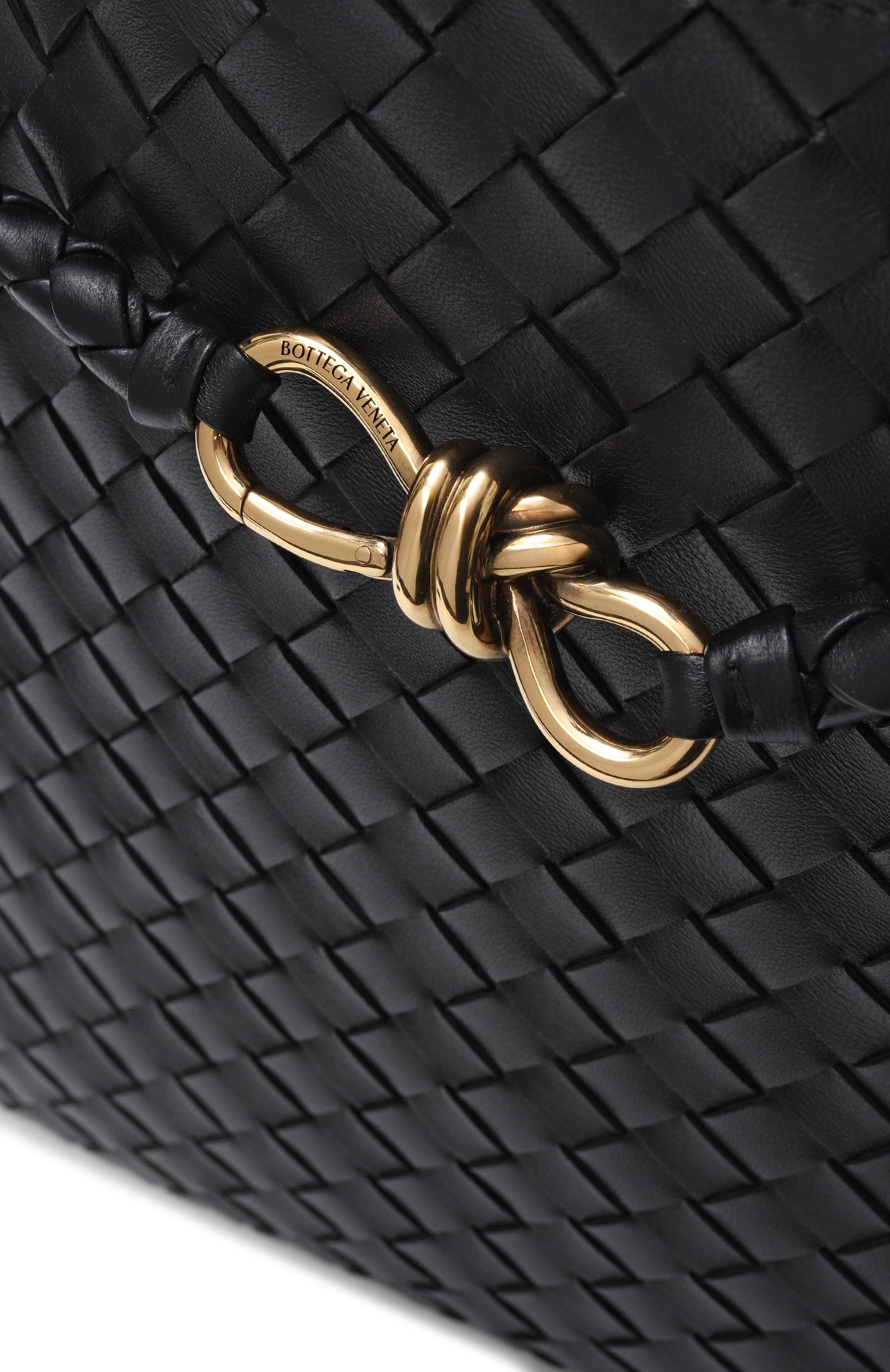 Сумка andiamo large BOTTEGA VENETA черного цвета по цене 945000 руб., арт. 766019/VCPP1, фото 6 Сумка andiamo large BOTTEGA VENETA, арт. 766019/VCPP1, фото 6