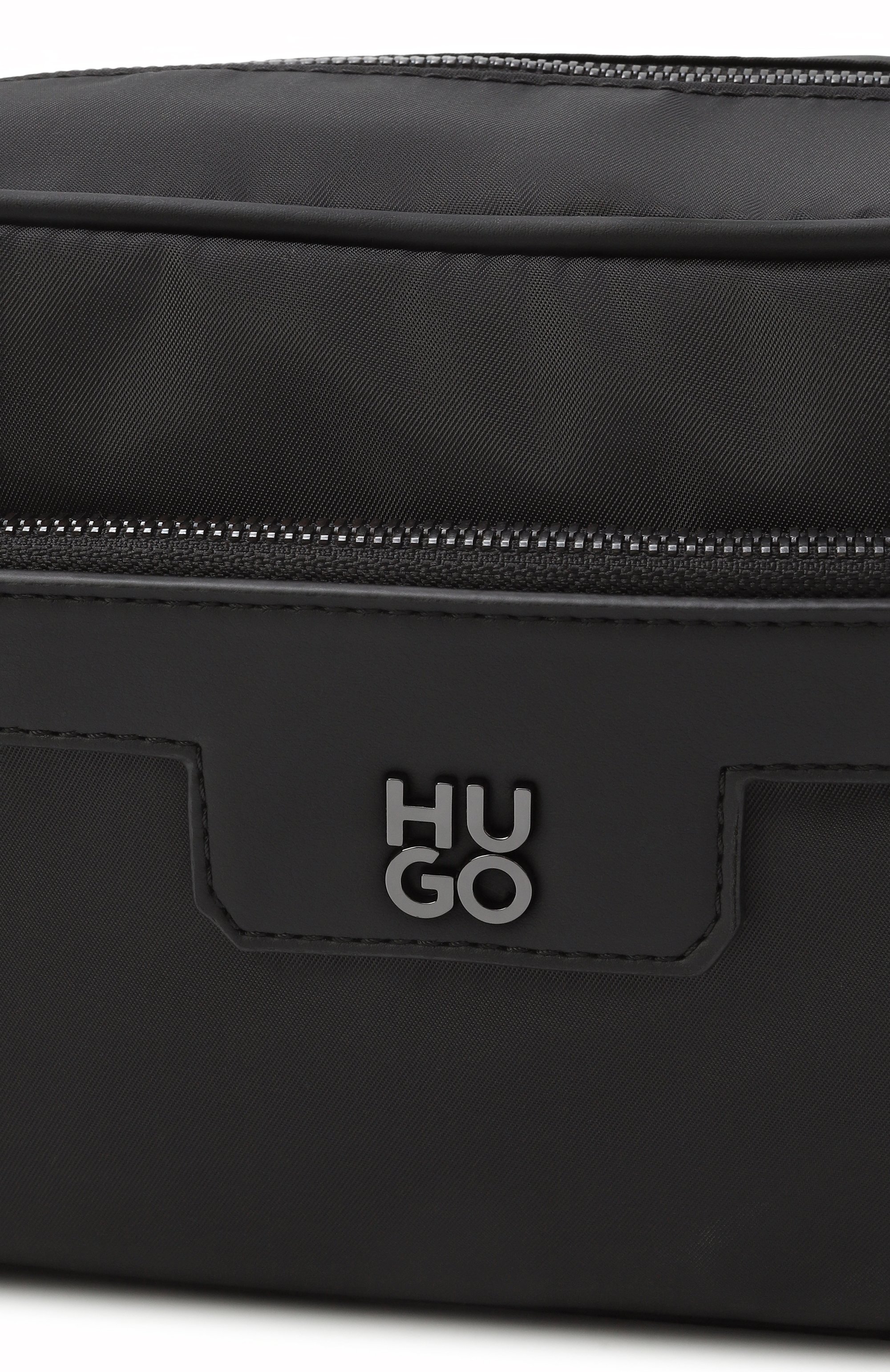 Несессер nesh HUGO черного цвета по цене 14850 руб., арт. 50541935, фото 2 Несессер nesh HUGO, арт. 50541935, фото 2