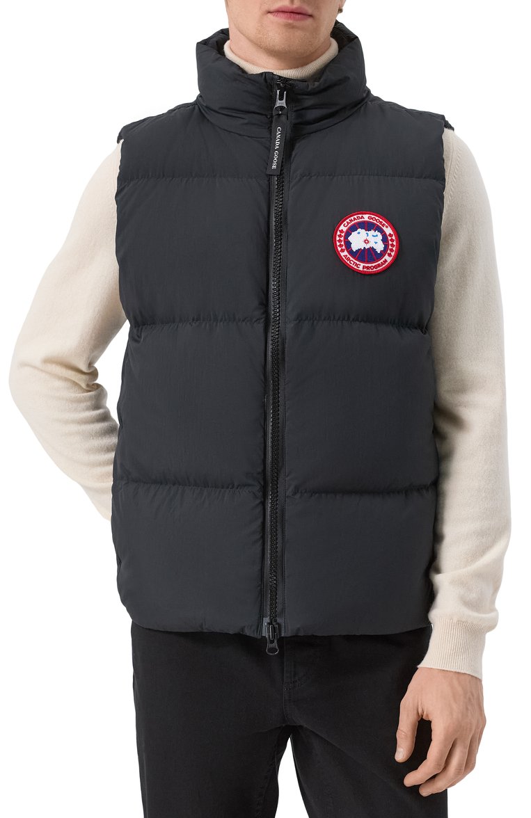 Мужской пуховый жилет CANADA GOOSE черного цвета, арт. 2804M | Фото 3 (Мужское Кросс-КТ: жилеты-объемные; Материал утеплителя: Пух и перо; Стили: Кэжуэл; Материал подклада: Синтетический материал; Длина (верхняя одежда): Короткие; Материал внешний: Синтетический материал)