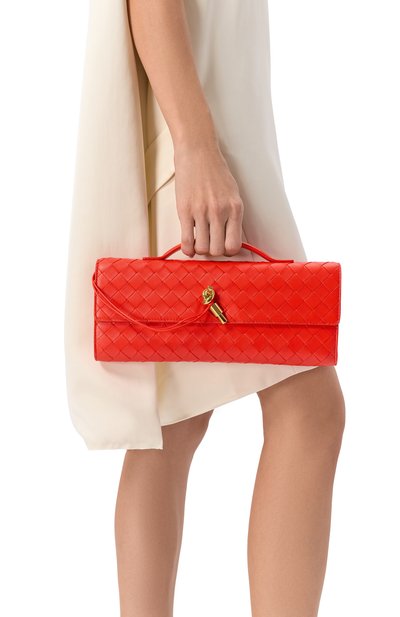Клатч andiamo BOTTEGA VENETA красного цвета по цене 363000 руб., арт. 741511/VCPP3, фото 2 Клатч andiamo BOTTEGA VENETA, арт. 741511/VCPP3, фото 2