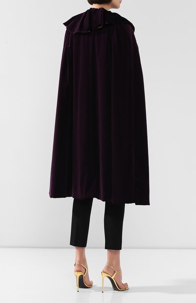 Бархатный кейп DOLCE & GABBANA фиолетового цвета по цене 354000 руб., арт. F0Y01T/FUWBN, фото 4 Бархатный кейп DOLCE & GABBANA, арт. F0Y01T/FUWBN, фото 4