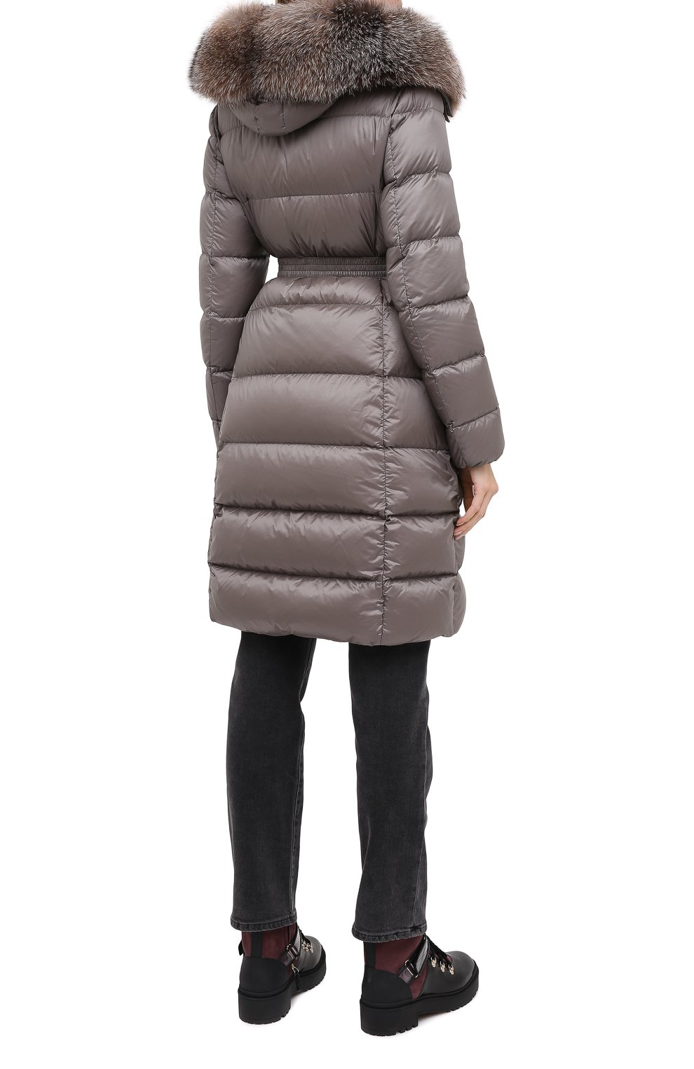 Пуховик MONCLER серого цвета по цене 206500 руб., арт. F2-093-1C202-02-C0229, фото 4 Пуховик MONCLER, арт. F2-093-1C202-02-C0229, фото 4