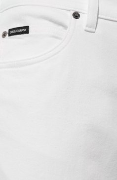 Мужские джинсы DOLCE & GABBANA белого цвета, арт. GYJCCD/G8JR8 | Фото 5 (Материал сплава: Проставлено; Материал внешний: Хлопок, Деним; Длина (брюки, джинсы): Стандартные; Драгоценные камни: Проставлено; Кросс-КТ: Деним; Силуэт М (брюки): Прямые; Стили: Повседневный)