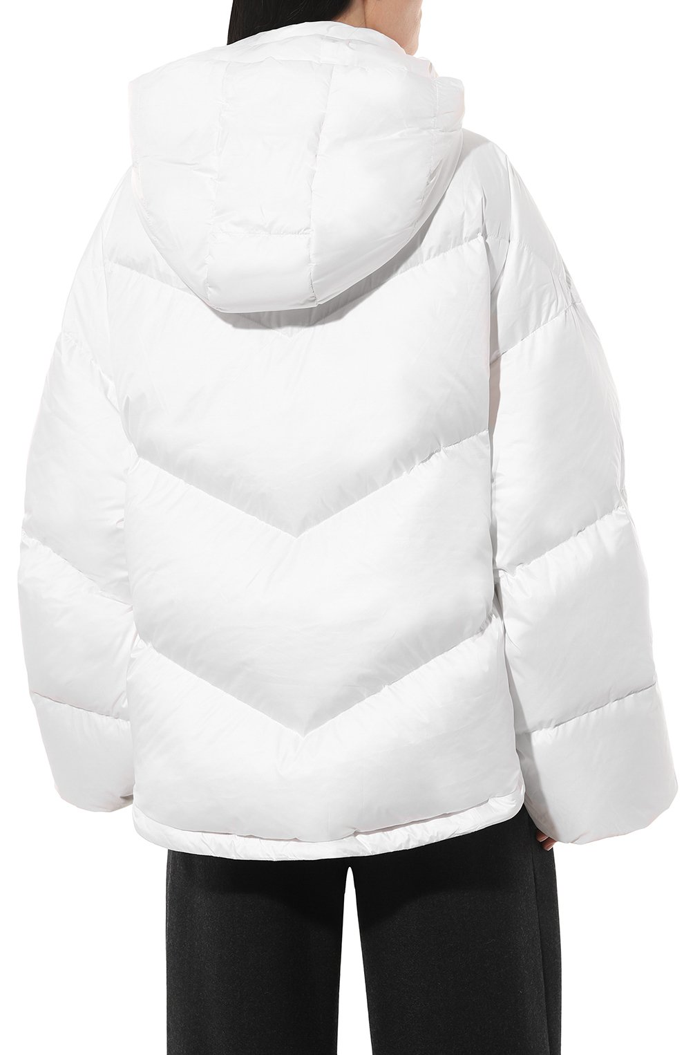 Пуховик YANA DRESS белого цвета по цене 78000 руб., арт. YD010302.0079.000100.00.23, фото 4 Пуховик YANA DRESS, арт. YD010302.0079.000100.00.23, фото 4