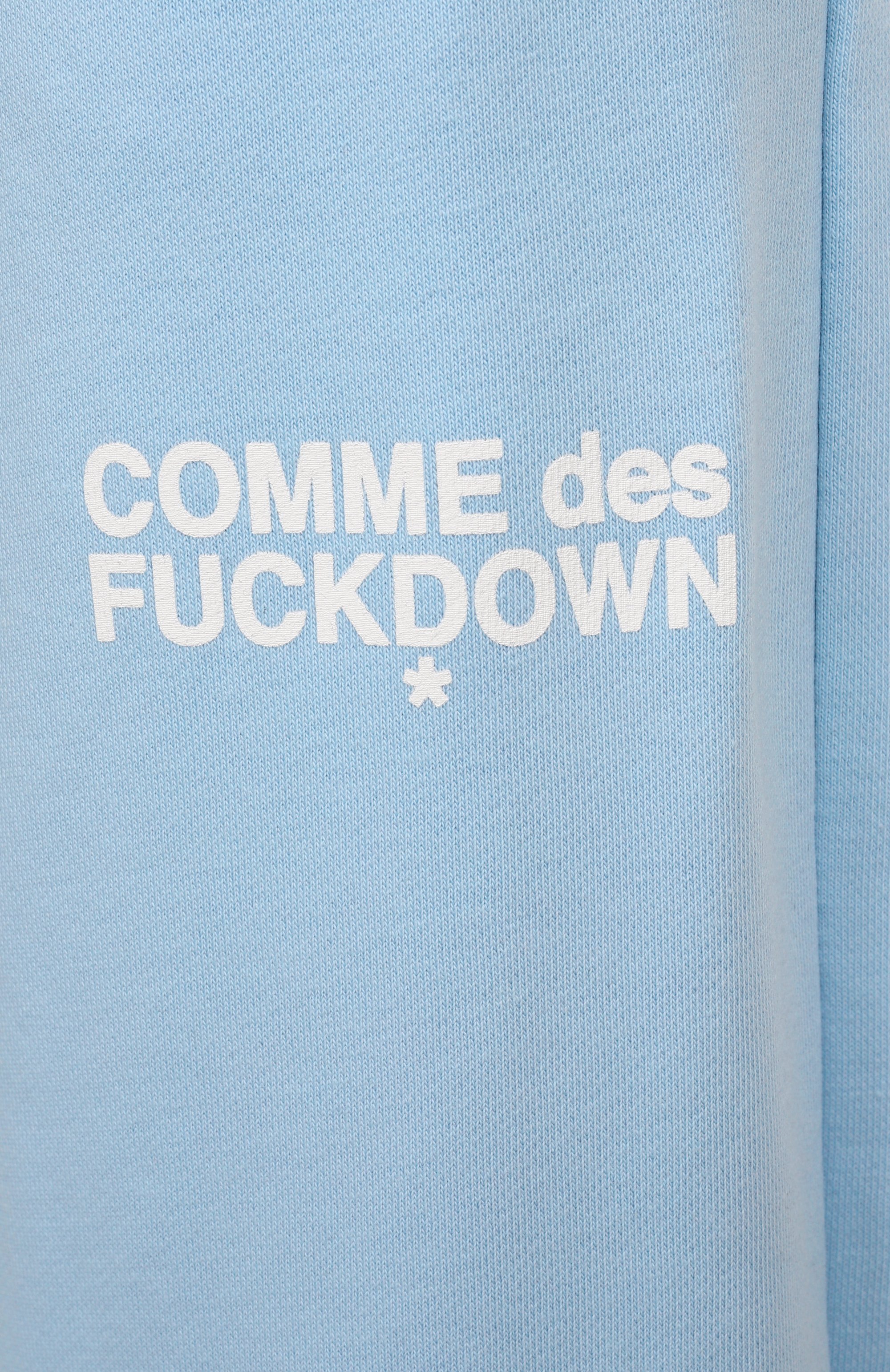 Хлопковые джоггеры COMME DES FUCKDOWN голубого цвета по цене 13250 руб., арт. CFABW01209, фото 6 Хлопковые джоггеры COMME DES FUCKDOWN, арт. CFABW01209, фото 6