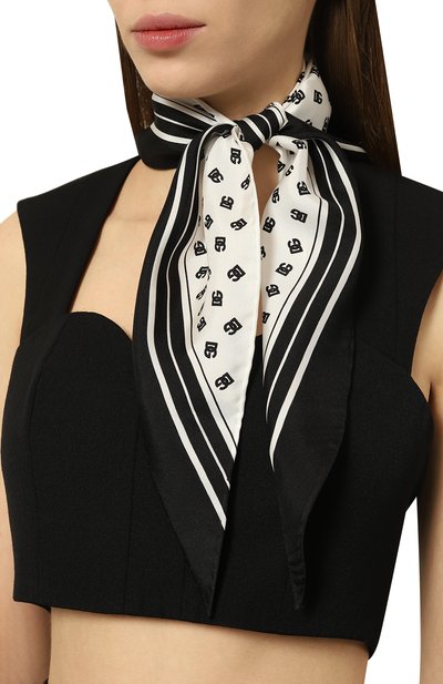 Шелковый платок DOLCE & GABBANA черно-белого цвета по цене 37000 руб., арт. FS319A/GDCQJ, фото 2 Шелковый платок DOLCE & GABBANA, арт. FS319A/GDCQJ, фото 2