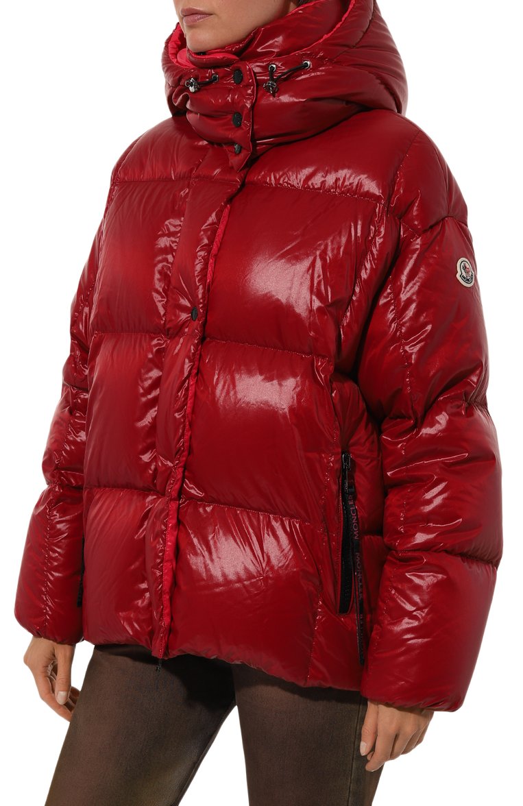 Женский пуховик  jasione MONCLER красного цвета, арт. 1A000-65-68950 | Фото 3 (Материал сплава: Проставлено; Драгоценные камни: Проставлено; Рукава: Длинные; Длина (верхняя одежда): Короткие; Материал утеплителя: Пух и перо; Материал внешний: Синтетический материал; Материал подклада: Синтетический материал; Кросс-КТ: Пуховик; Стили: Кэжуэл)