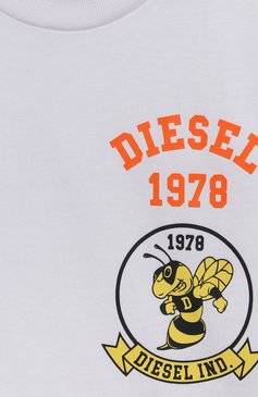 Детский хлопковый лонгслив DIESEL белого цвета, арт. K00433/KYAR1 | Фото 3 (Кросс-КТ НВ: Лонгслив; Материал сплава: Проставлено; Н�ос: Не проставлено; Материал внешний: Хлопок)