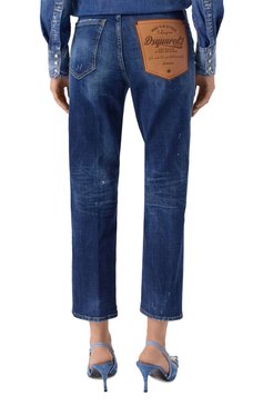 Женские джинсы boston DSQUARED2 синего цвета, арт. S75LB1001/S30664 | Фото 4 (Драгоценные камни: Проставлено; Длина (брюки, джинсы): Стандартные; Материал сплава: Проставлено; Мате�риал внешний: Деним, Хлопок; Силуэт Ж (брюки и джинсы): Прямые; Детали: Делаве; Кросс-КТ: Деним; Стили: Кэжуэл)