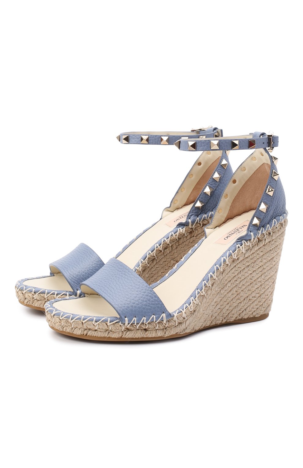 Кожаные босоножки rockstud double VALENTINO голубого цвета по цене 58650 руб., арт. VW2S0090/VT0, фото 1 Кожаные босоножки rockstud double VALENTINO, арт. VW2S0090/VT0, фото 1