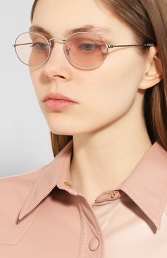 Женские �солнцезащитные очки RAY-BAN светло-розового цвета, арт. 3547-003/T5 | Фото 2 (Кросс-КТ: С/з-унисекс; Очки форма: Овальные; Региональные ограничения белый список (Axapta Mercury): RU; Тип очков: С/з; Статус проверки: Проверена категория; Оптика Гендер: оптика-унисекс)