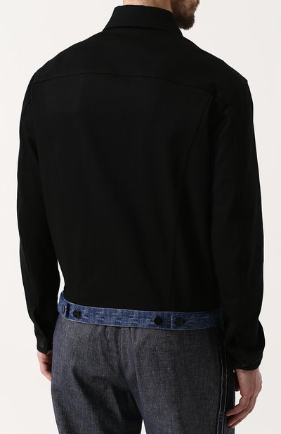 Джинсовая куртка с нашивкой FENDI черного цвета по цене 106900 руб., арт. FW0918 A1MT, фото 4 Джинсовая куртка с нашивкой FENDI, арт. FW0918 A1MT, фото 4