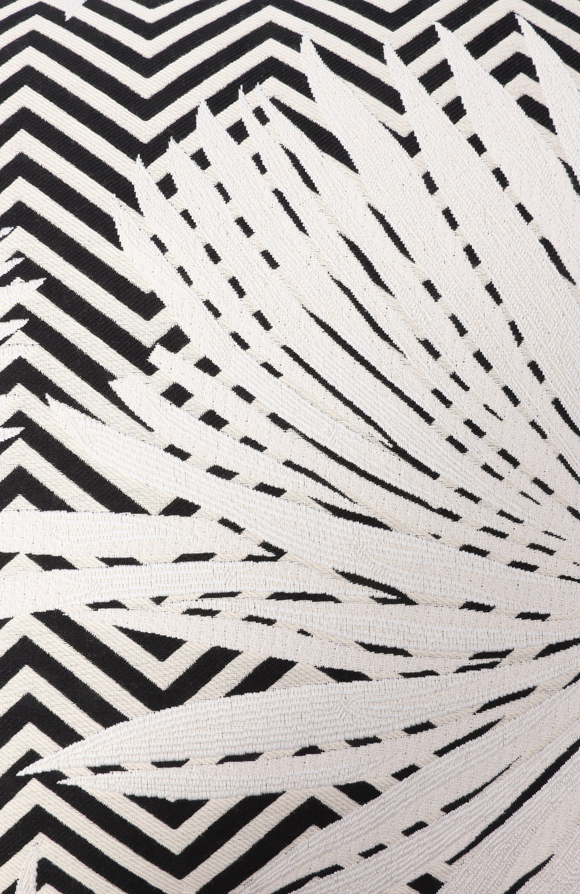 Декоративная подушка MISSONIHOME черно-белого цвета по цене 59950 руб., арт. 1E4CU00718/601, фото 3 Декоративная подушка MISSONIHOME, арт. 1E4CU00718/601, фото 3