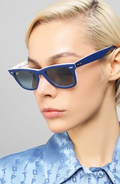 Женские солнцезащитные очки RAY-BAN синего цвета, арт. 2140-12993M | Фото 2 (Тип очков: С/з; Региональные ограничения белый список (Axapta Mercury): RU, Не проставлено; Кросс-КТ: С/з-унисекс; Нос: Не проставлено; Материал: Пластик; Очки форма: Прямоугольные; Оптика Гендер: оптика-унисекс)