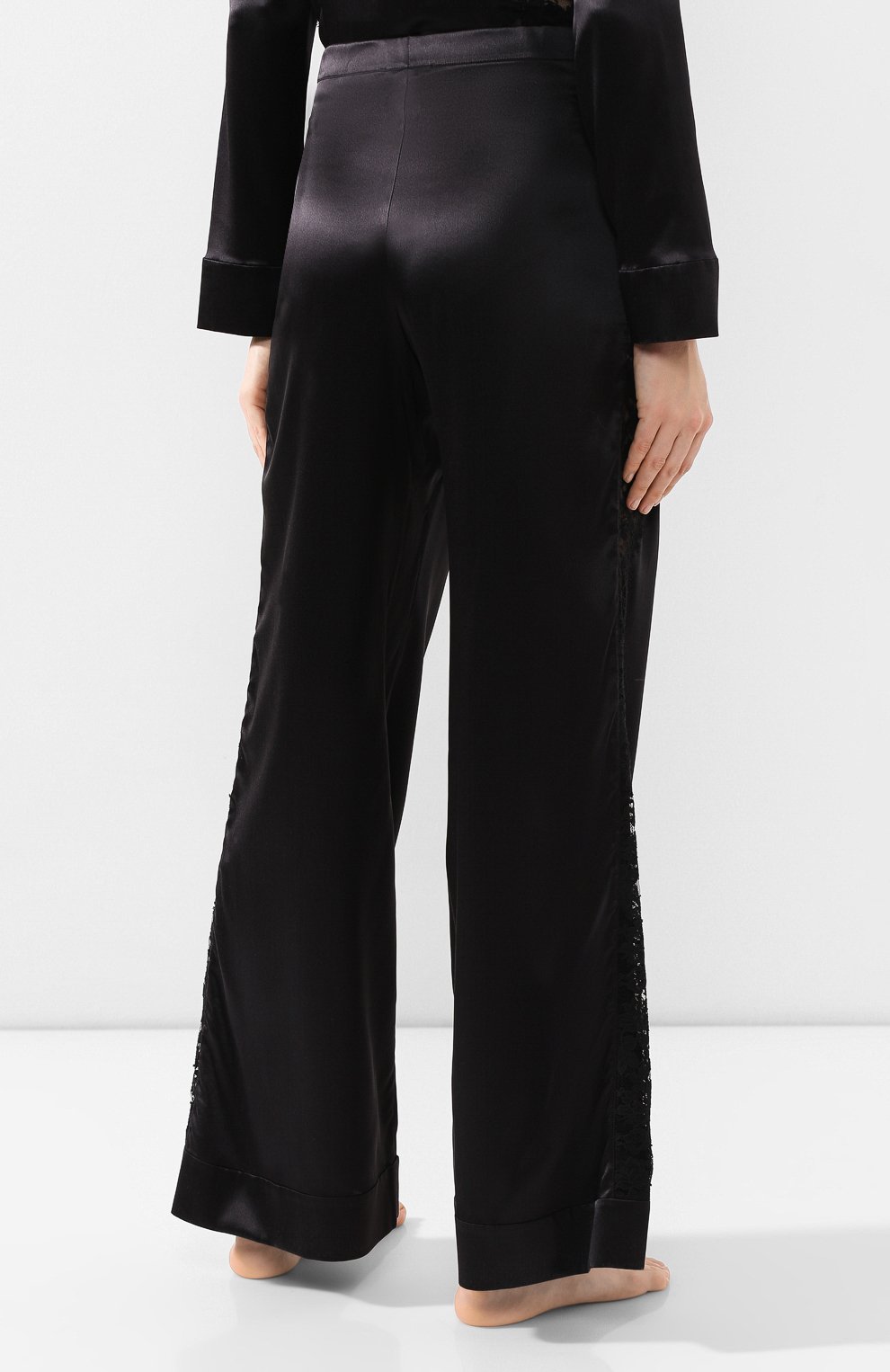 Брюки I.D. SARRIERI черного цвета по цене 42800 руб., арт. L4070_FW19_фв19, фото 4 Брюки I.D. SARRIERI, арт. L4070_FW19_фв19, фото 4