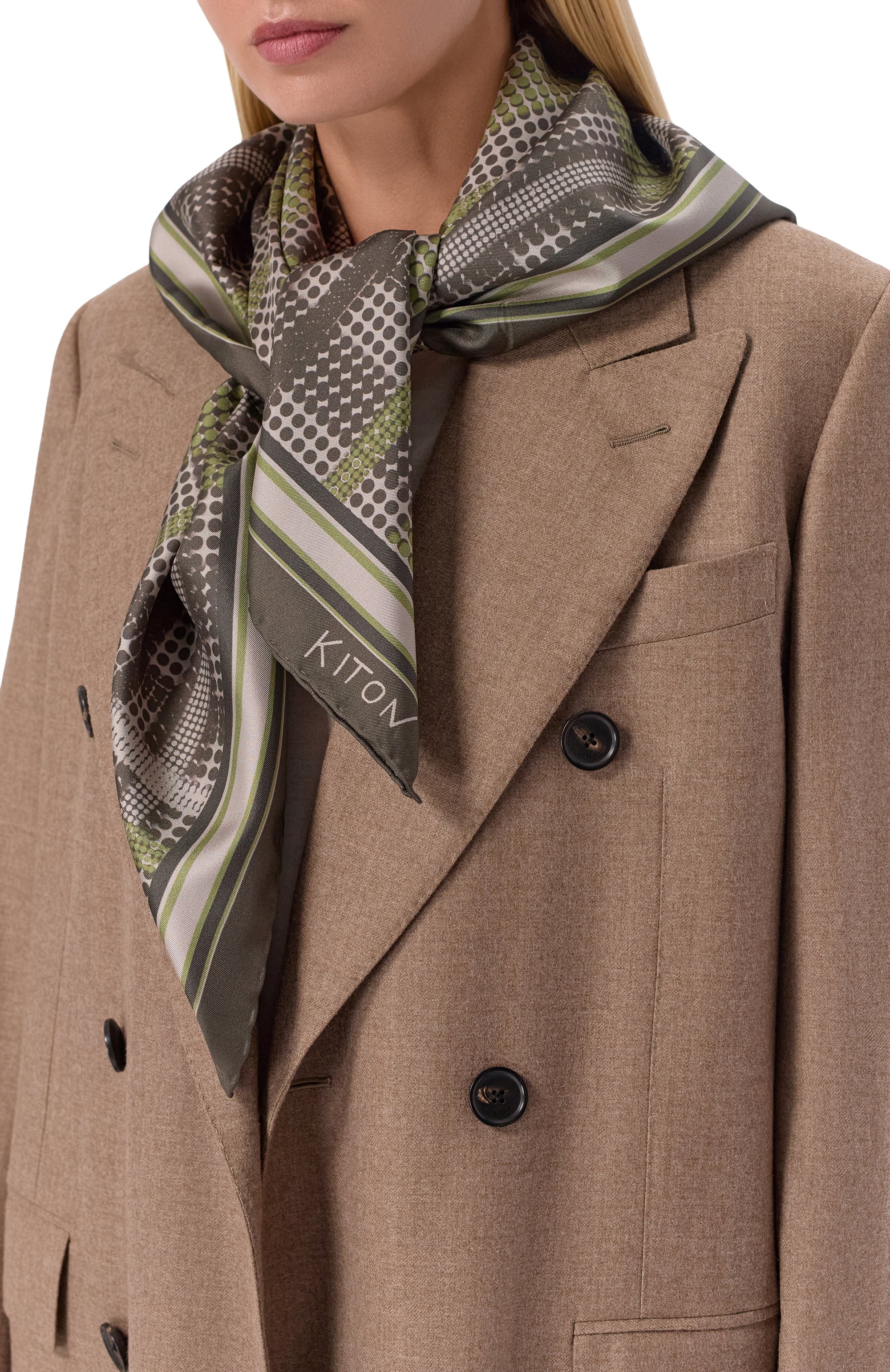 Шелковый платок KITON темно-зеленого цвета по цене 56300 руб., арт. D53754K0570, фото 2 Шелковый платок KITON, арт. D53754K0570, фото 2